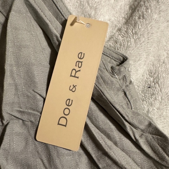 NWT Doe & Rae top. - Picture 6 of 8